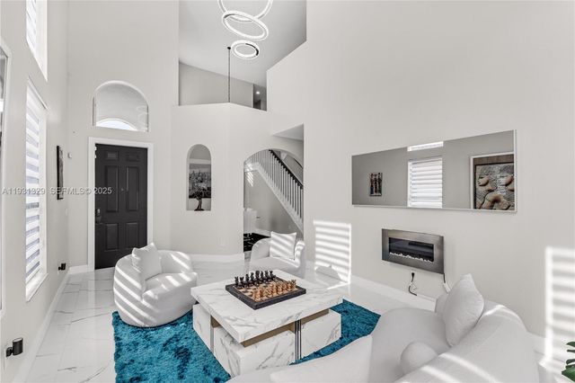 1147 NE 37th Pl, Homestead, FL 33033