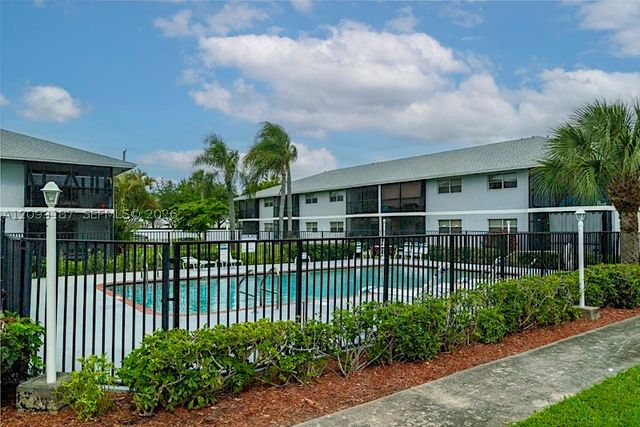 905 Southridge Rd 104C, Delray Beach, FL 33444