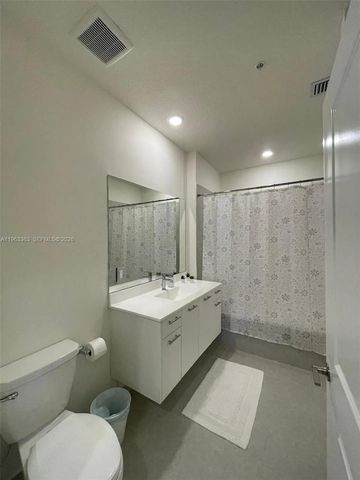 8167 NW 41st St E-402, Doral, FL 33166