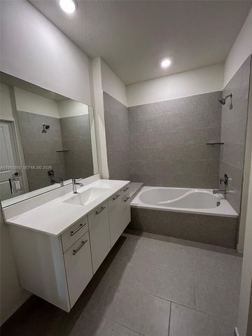 8167 NW 41st St E-402, Doral, FL 33166