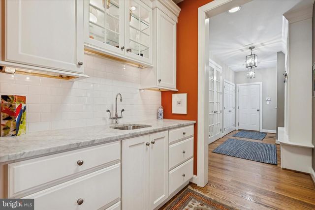 1436 COUNTY LINE RD, Bryn Mawr, PA 19010