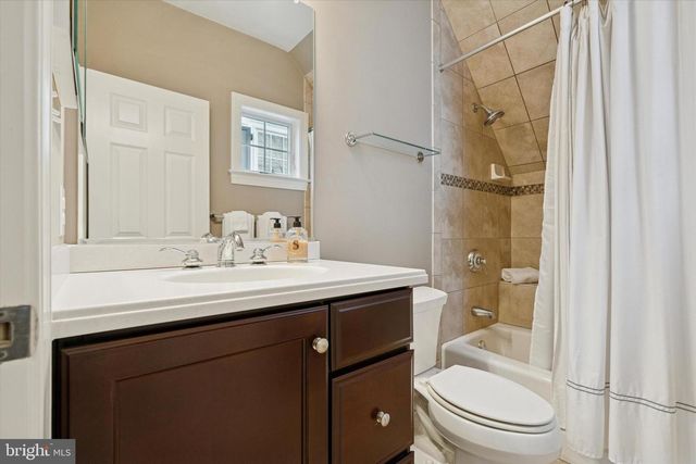 1436 COUNTY LINE RD, Bryn Mawr, PA 19010