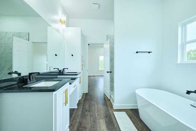 4007 Creek Top, Bauxite, AR 72011