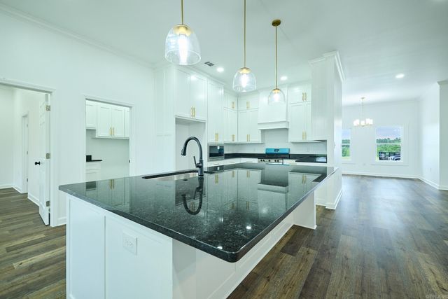 4007 Creek Top, Bauxite, AR 72011