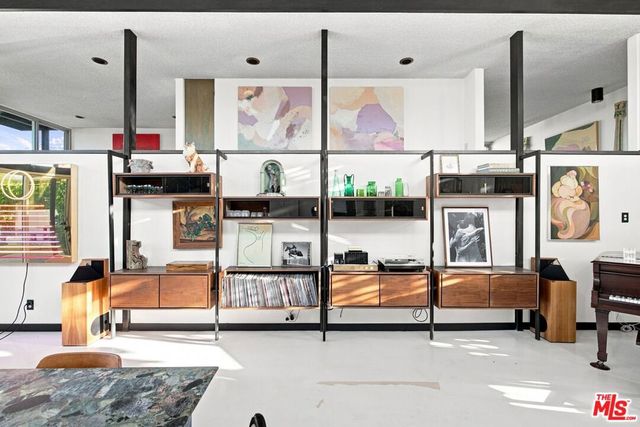 936 Fortune Way, Los Angeles, CA 90042