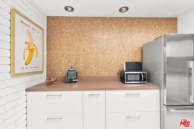 936 Fortune Way, Los Angeles, CA 90042