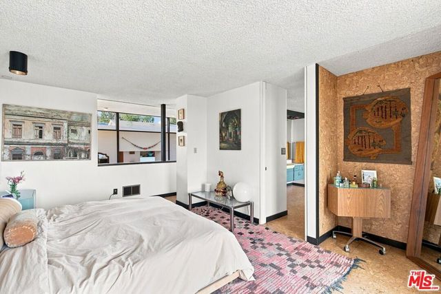 936 Fortune Way, Los Angeles, CA 90042