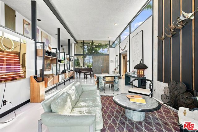 936 Fortune Way, Los Angeles, CA 90042
