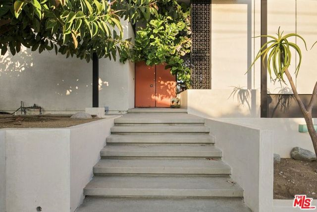 936 Fortune Way, Los Angeles, CA 90042