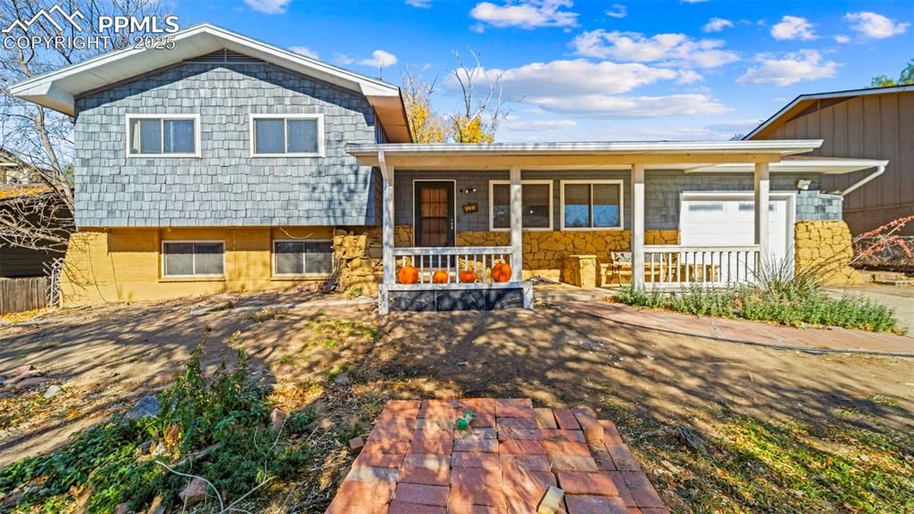 622 Rowe Lane, Colorado Springs, CO 80911