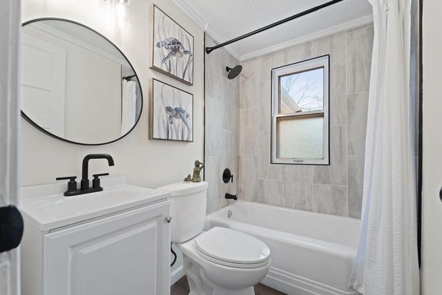 4641 W Montrose AVENUE, Milwaukee, WI 53219