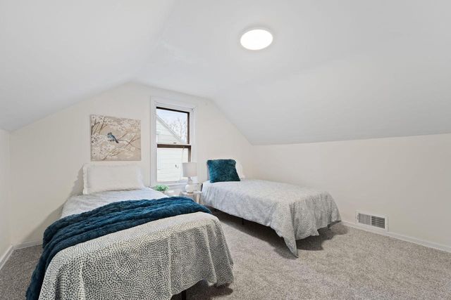 4641 W Montrose AVENUE, Milwaukee, WI 53219