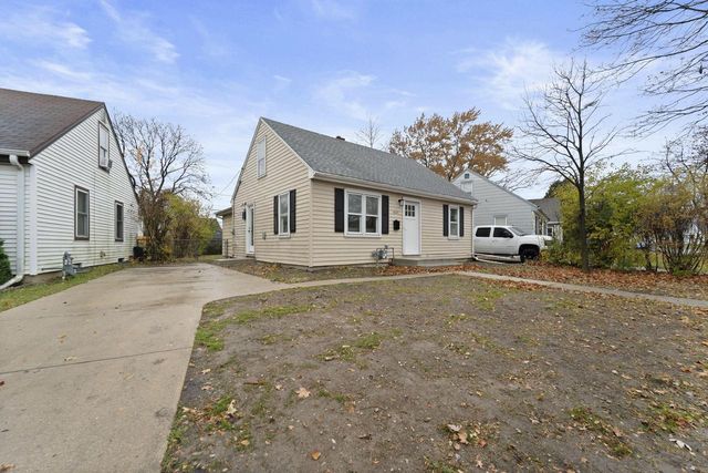4641 W Montrose AVENUE, Milwaukee, WI 53219