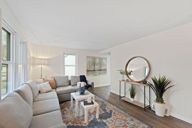 4641 W Montrose AVENUE, Milwaukee, WI 53219