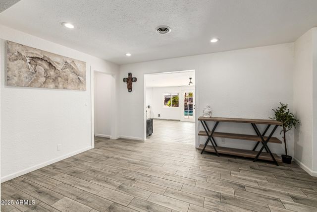 10209 E JONES Avenue, Mesa, AZ 85208