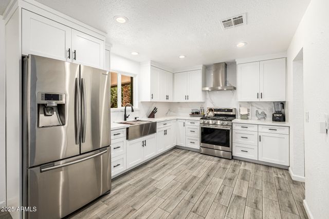 10209 E JONES Avenue, Mesa, AZ 85208