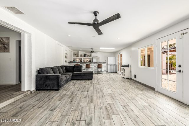 10209 E JONES Avenue, Mesa, AZ 85208