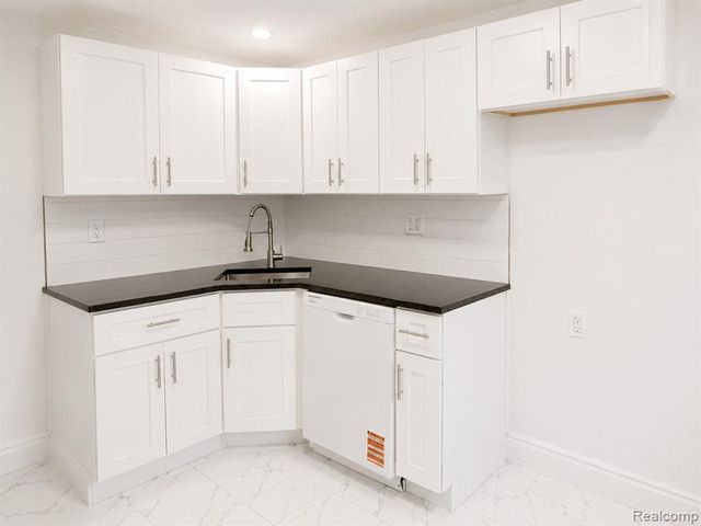 5157 Niagara Street, Wayne, MI 48184