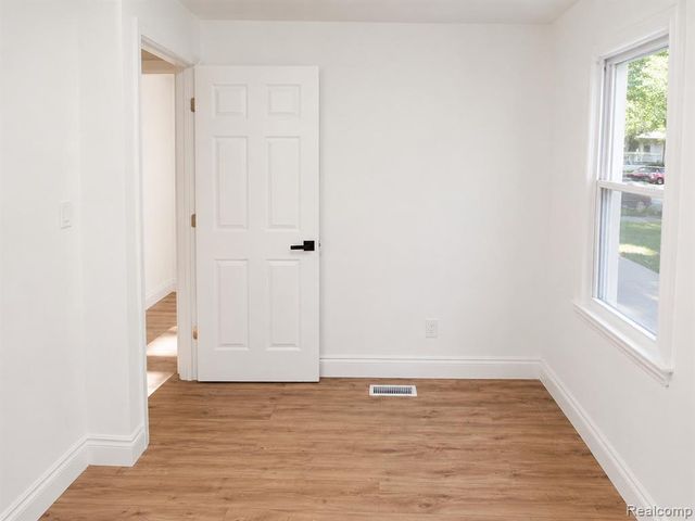 5157 Niagara Street, Wayne, MI 48184