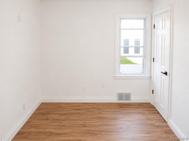 5157 Niagara Street, Wayne, MI 48184