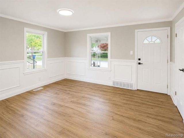 5157 Niagara Street, Wayne, MI 48184