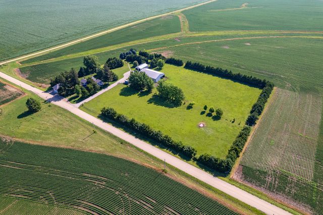 1392 Red Brick Road, Dixon, IL 61021