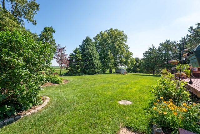 1392 Red Brick Road, Dixon, IL 61021