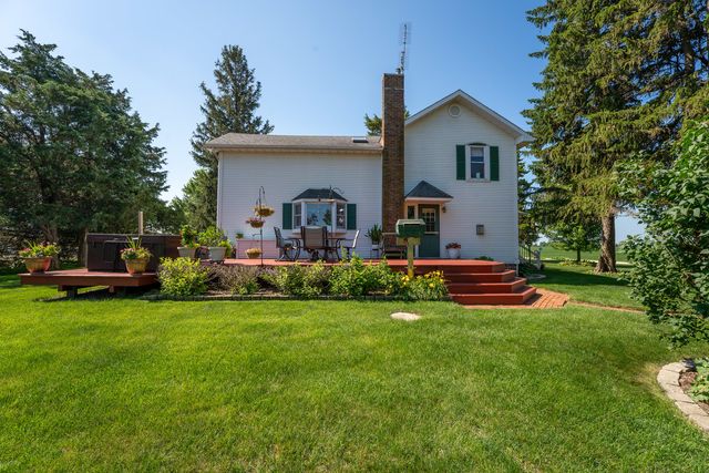 1392 Red Brick Road, Dixon, IL 61021