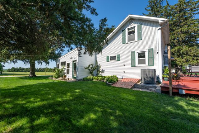 1392 Red Brick Road, Dixon, IL 61021