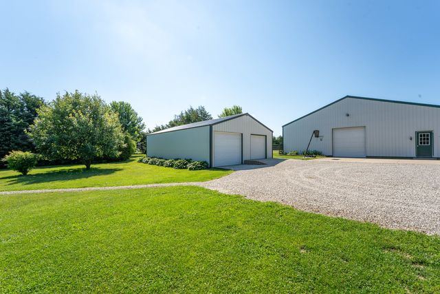 1392 Red Brick Road, Dixon, IL 61021