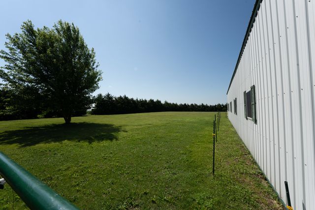 1392 Red Brick Road, Dixon, IL 61021