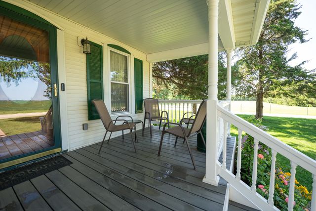 1392 Red Brick Road, Dixon, IL 61021