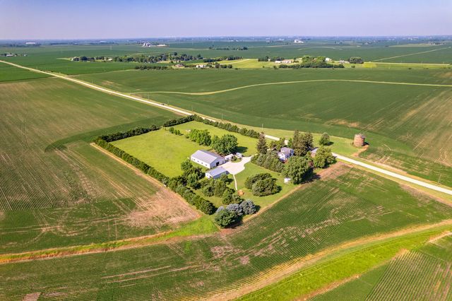 1392 Red Brick Road, Dixon, IL 61021