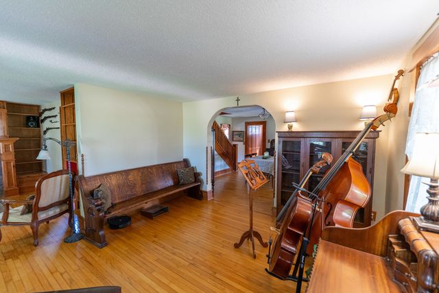 1392 Red Brick Road, Dixon, IL 61021