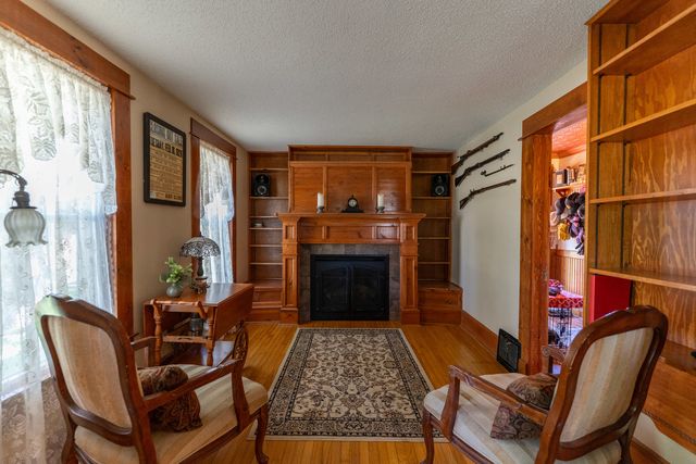 1392 Red Brick Road, Dixon, IL 61021