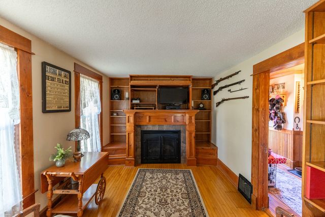 1392 Red Brick Road, Dixon, IL 61021