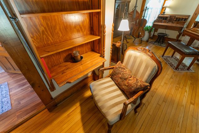 1392 Red Brick Road, Dixon, IL 61021