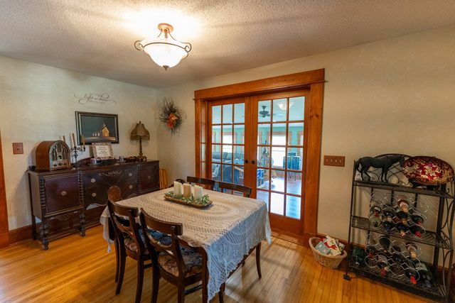 1392 Red Brick Road, Dixon, IL 61021