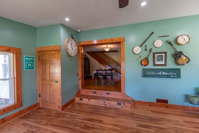 1392 Red Brick Road, Dixon, IL 61021