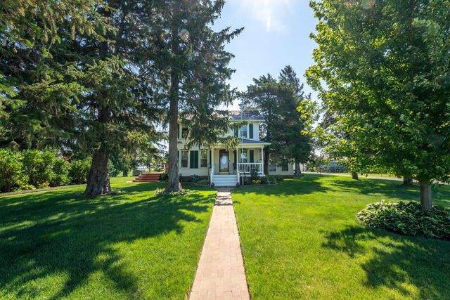 1392 Red Brick Road, Dixon, IL 61021