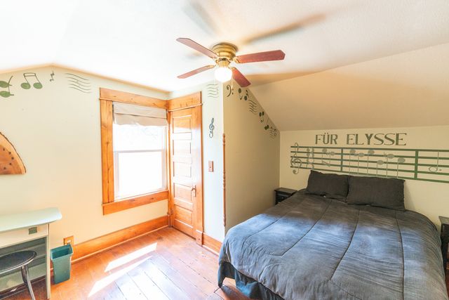 1392 Red Brick Road, Dixon, IL 61021