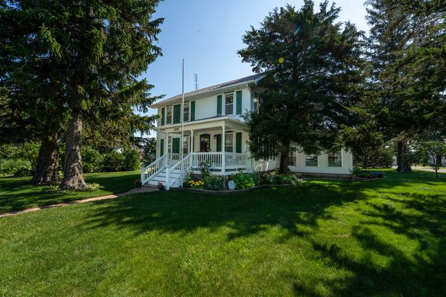 1392 Red Brick Road, Dixon, IL 61021