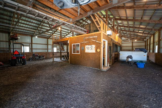 1392 Red Brick Road, Dixon, IL 61021