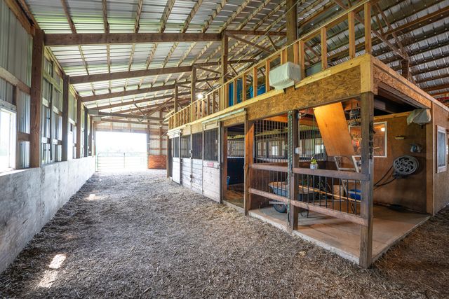 1392 Red Brick Road, Dixon, IL 61021