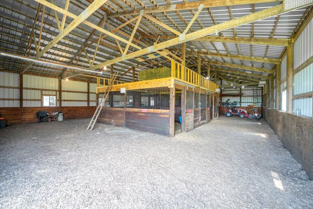 1392 Red Brick Road, Dixon, IL 61021