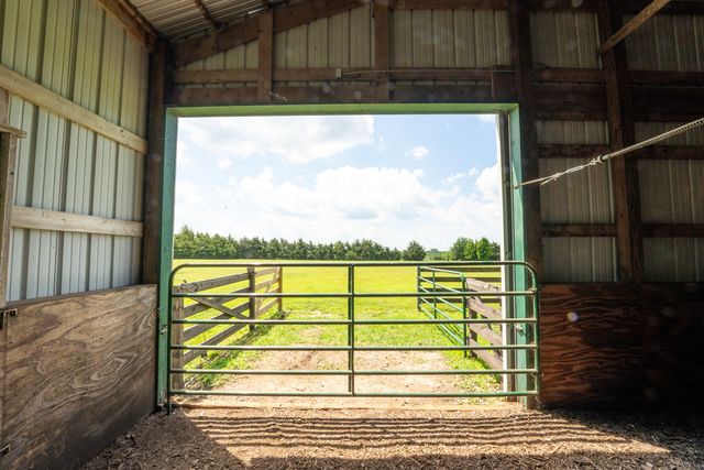 1392 Red Brick Road, Dixon, IL 61021