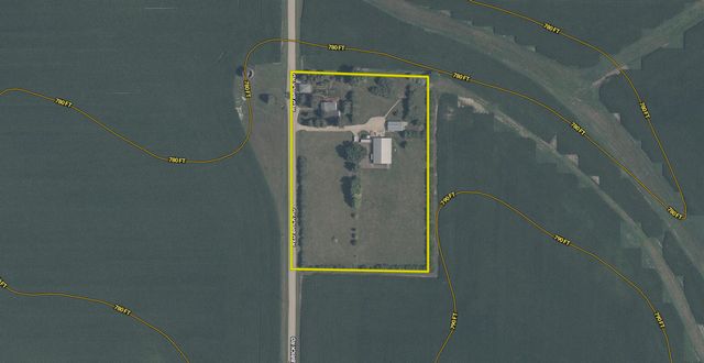 1392 Red Brick Road, Dixon, IL 61021