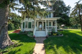 1392 Red Brick Road, Dixon, IL 61021