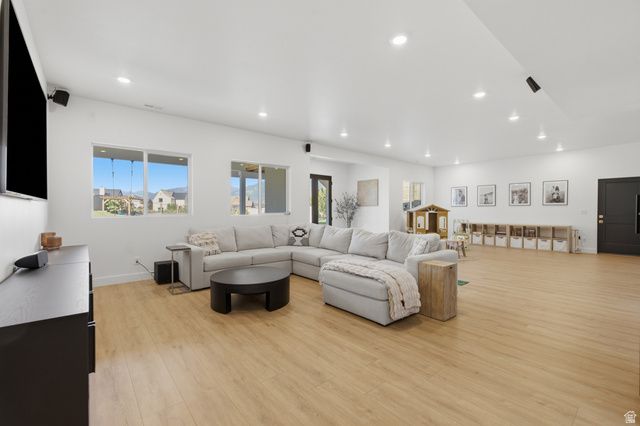 1632 W WIDGEON LN, Bluffdale, UT 84065