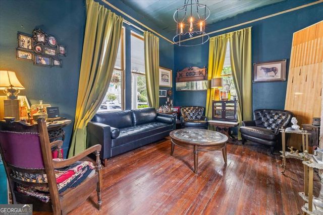 120 W 37Th Street, Savannah, GA 31401